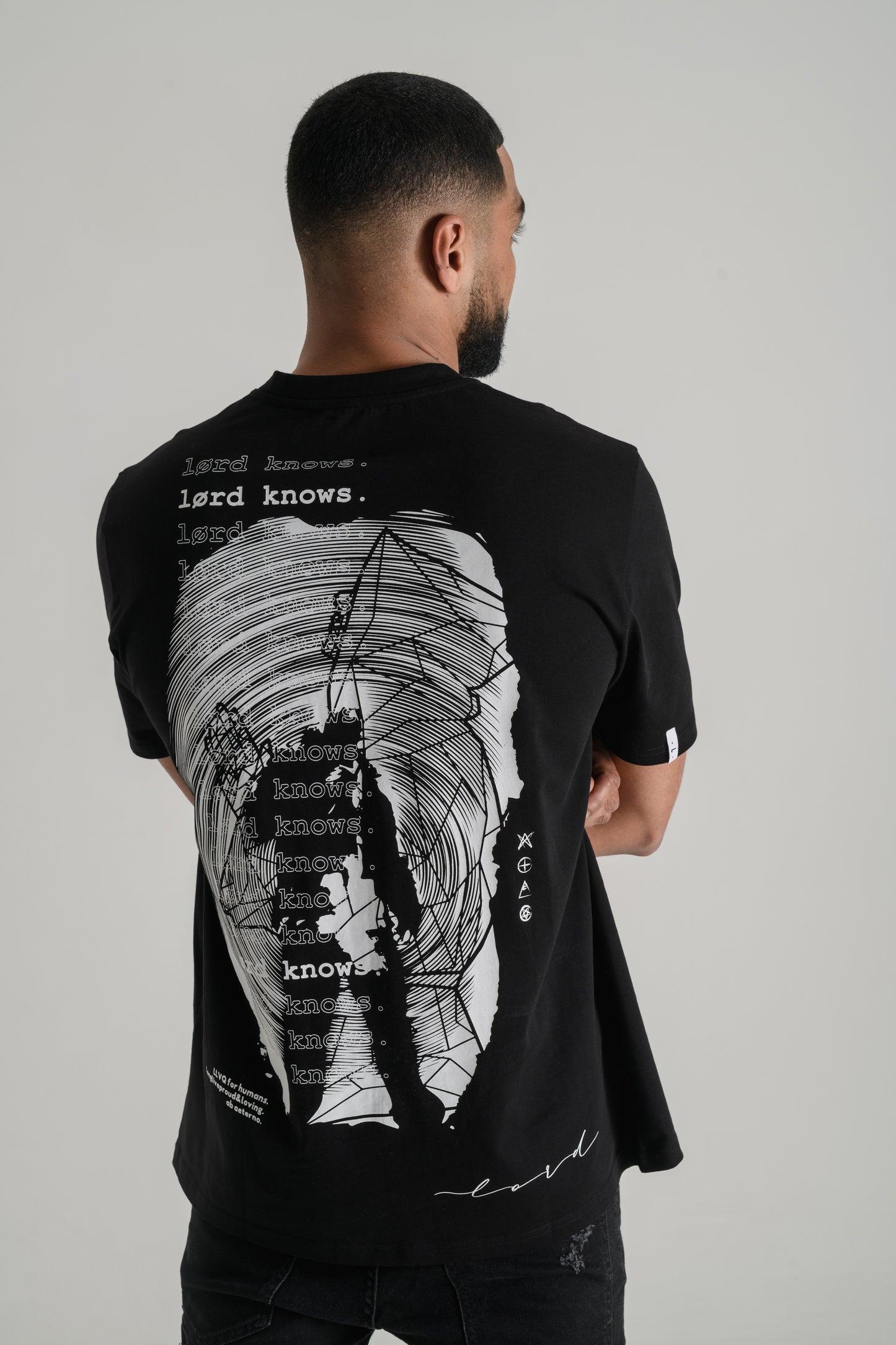 Lørd fingerprint scratches black tee shirt